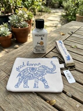 Hempz Whipped Vanilla & Coconut Cream lotion w/ “good karma”bag charm/coin purse